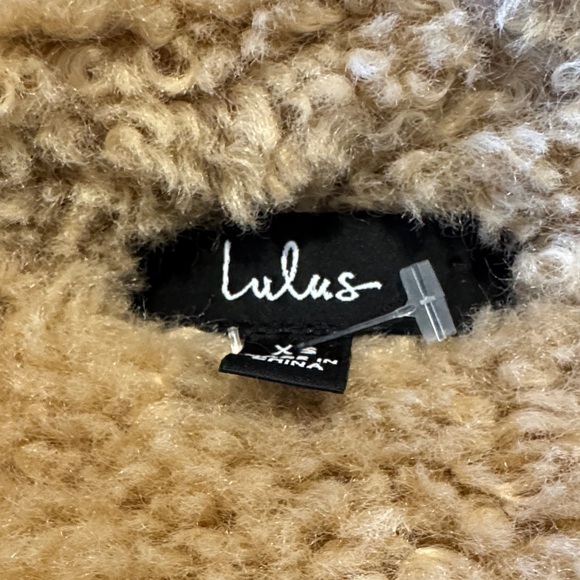 Tan Lulus Faux Fur Coat size XS - Picture 2 of 6